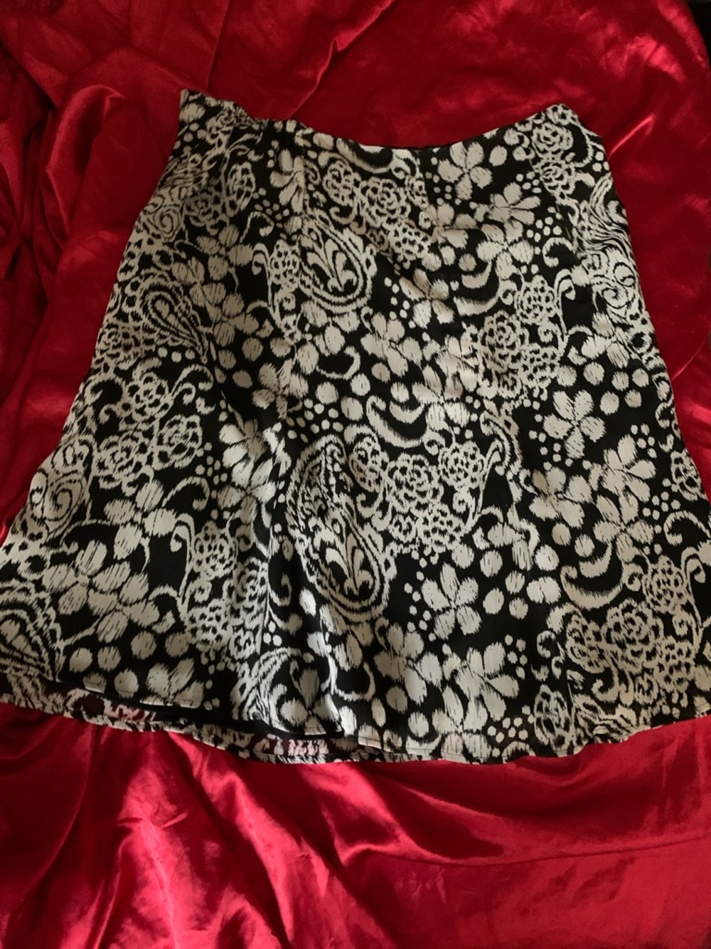Emma James Black and White Floral A-Line Skirt